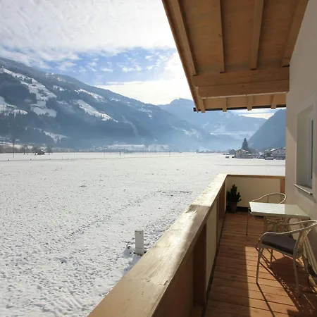 Apartament In Aschau Near Slopes Aschau Im Zillertal