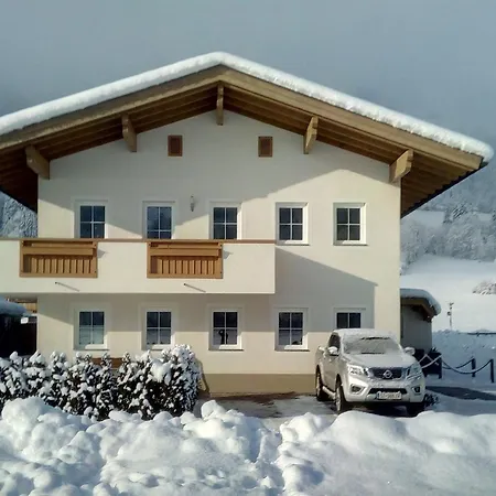 In Aschau Near Slopes Daire Aschau Im Zillertal